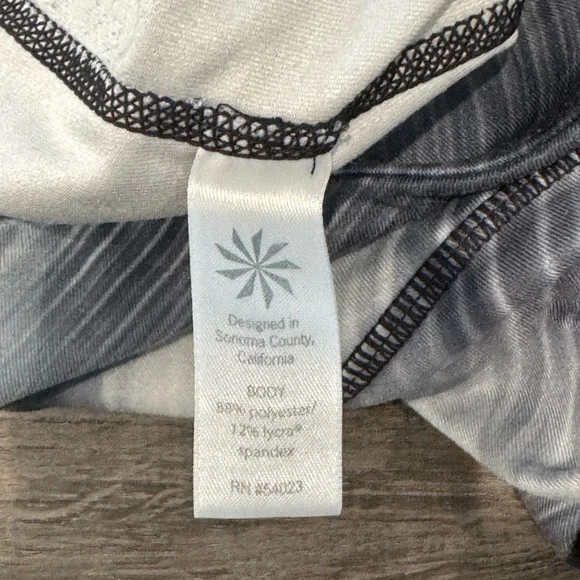 Athleta High-Rise Leggings Yoga essentials - Picture 4 of 5